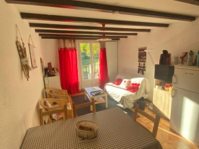 Appartement 3 pièces avec balcon, proche commodités, ascenseur - FR-1-515-203